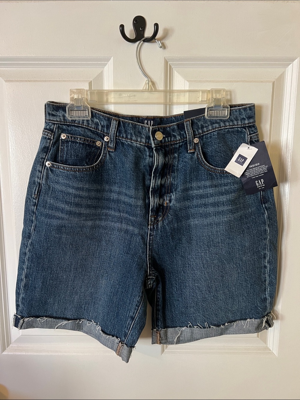 Gap High Rise 7” Short